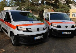 Vozový park Nemocnice Pardubického kraje doplnily nové elektromobily